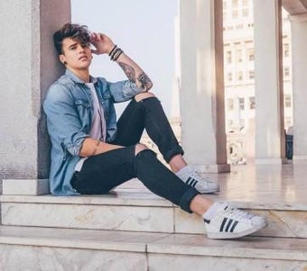 Image 0 for Photo Poses For Boys