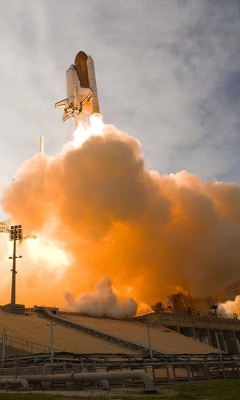 Imagen 0 para Space Rocket Wallpaper